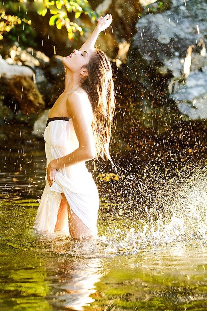 Marie Avgeropoulos in Rajkot