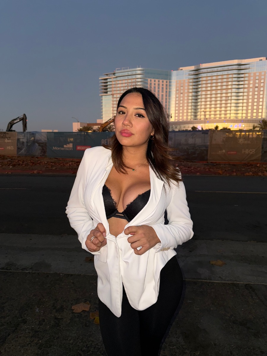 Take a pause and enjoy Ali Cruz — streaming from Rajkot