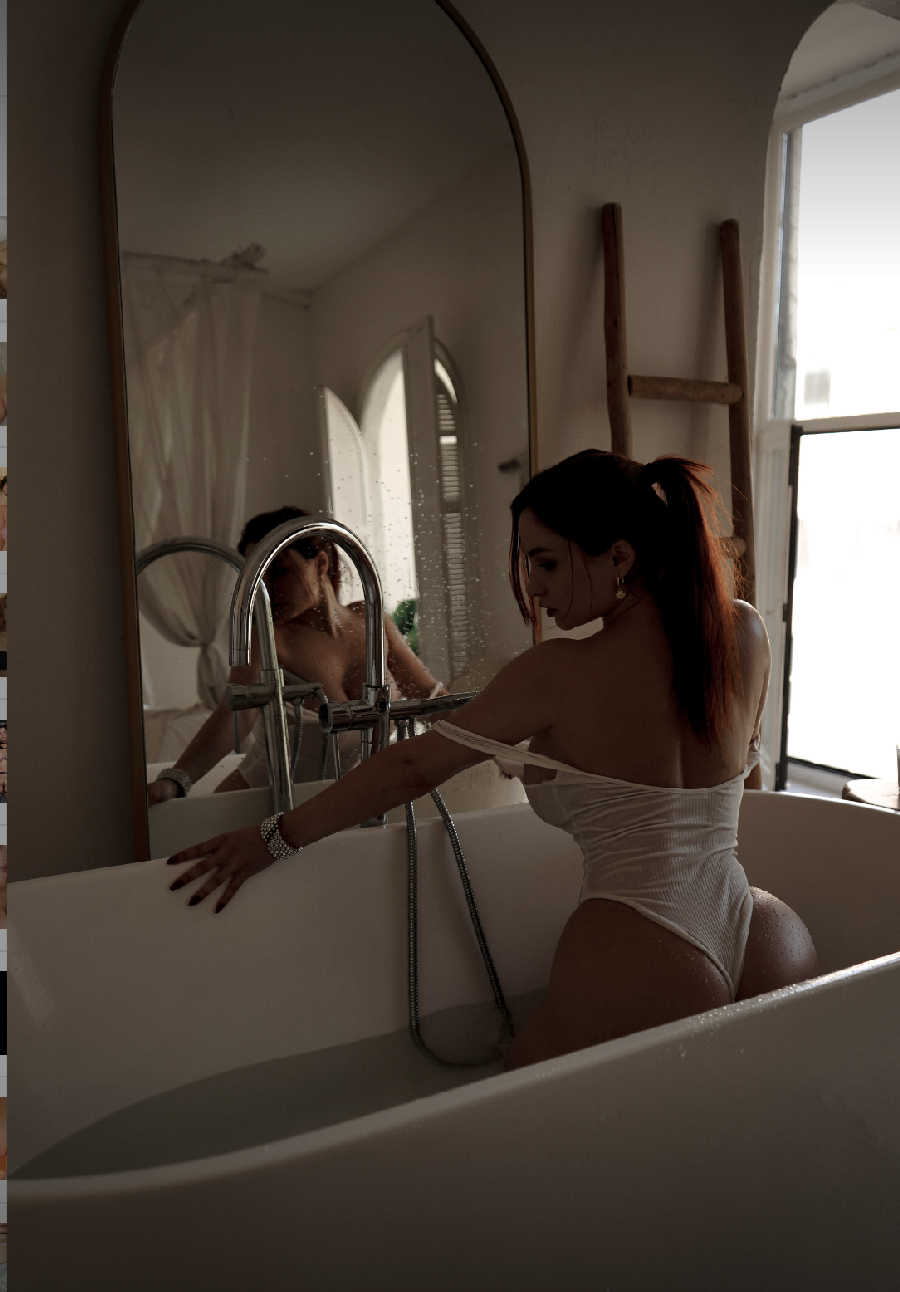 A playful frame from Miranda Faith nude — online in Rajkot