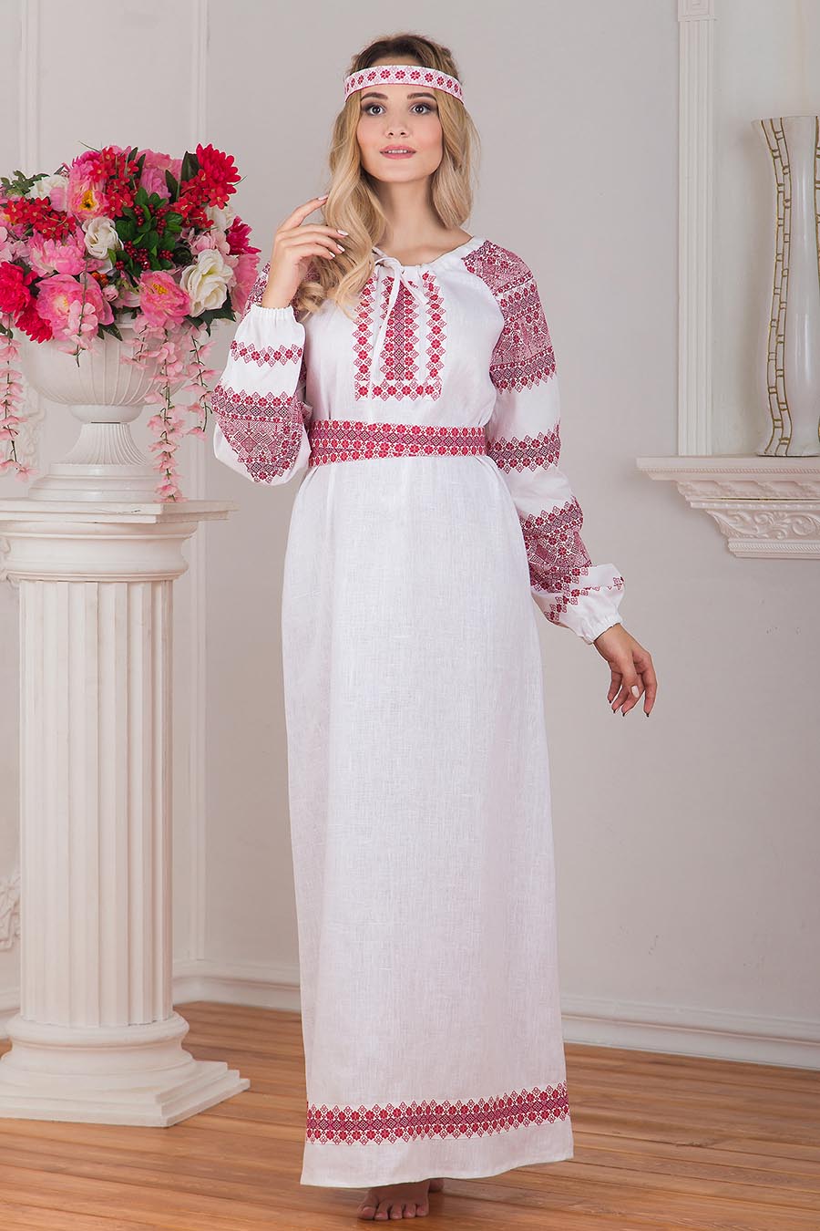 Women in Slavic costumes in Rajkot