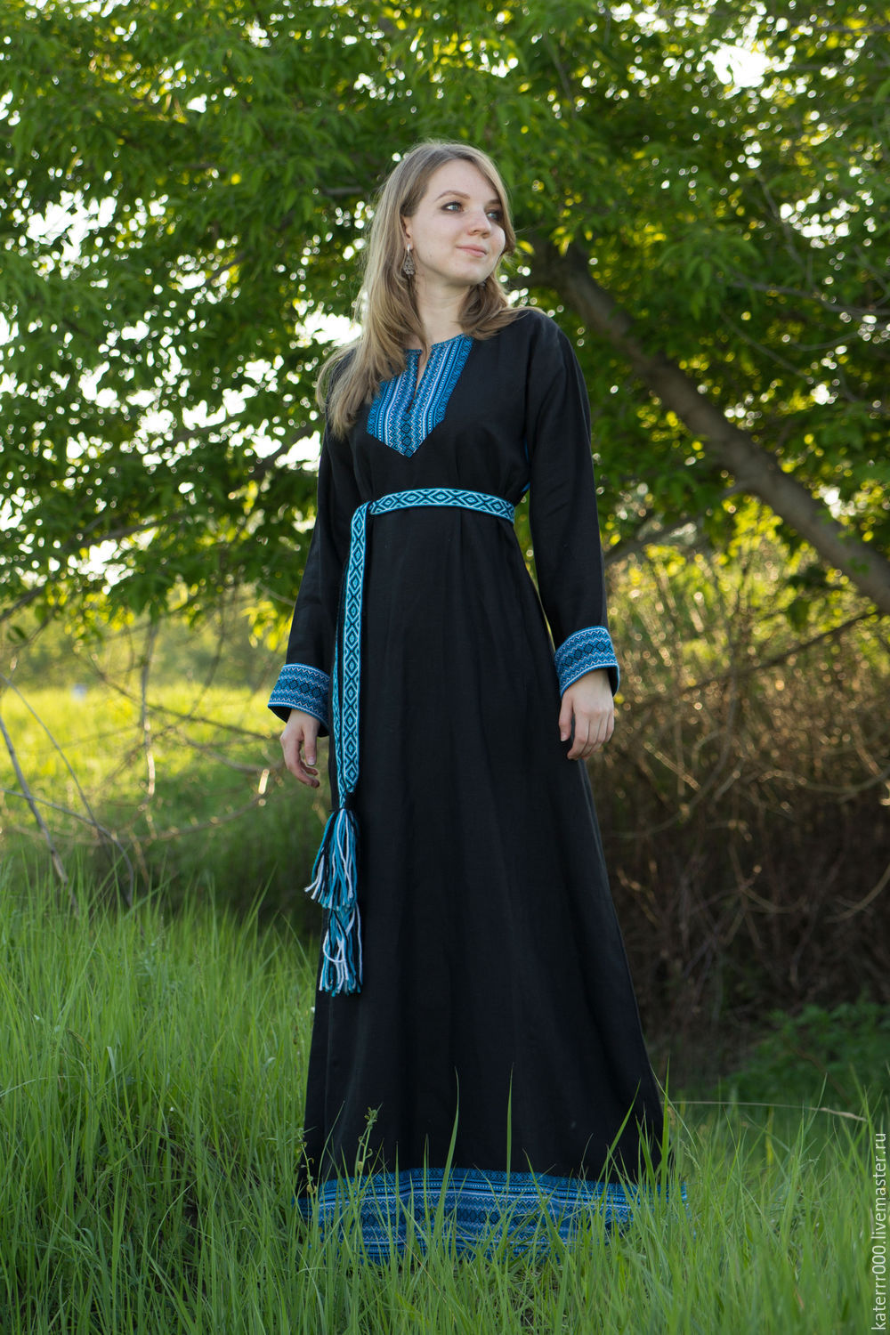 Women in Slavic costumes in Rajkot