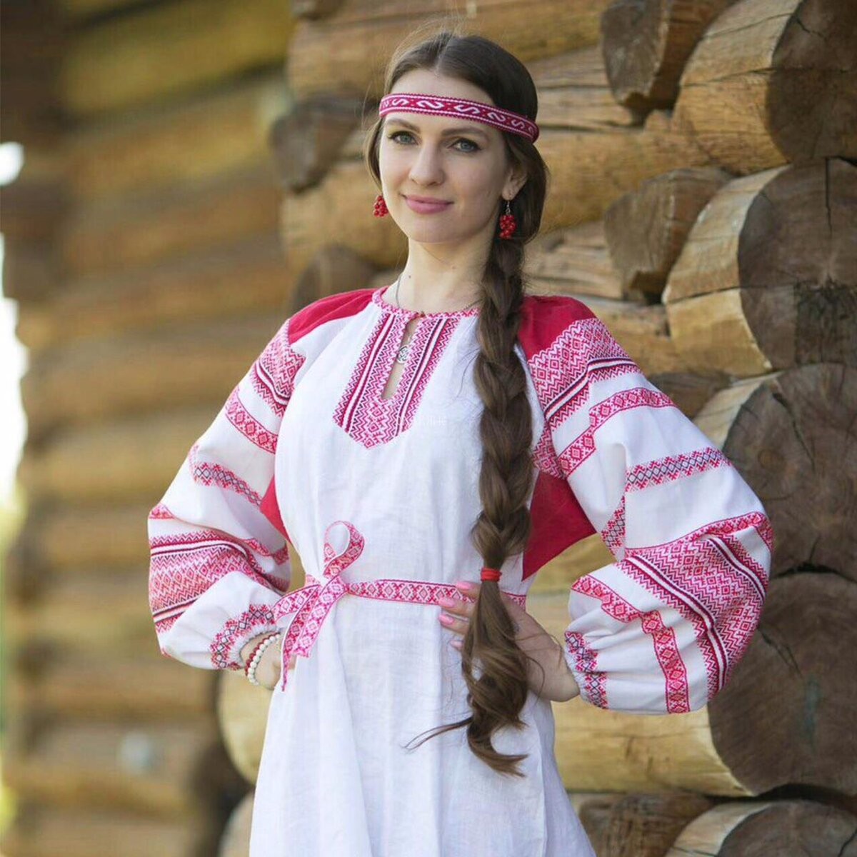 Girls in Slavic costumes in Rajkot