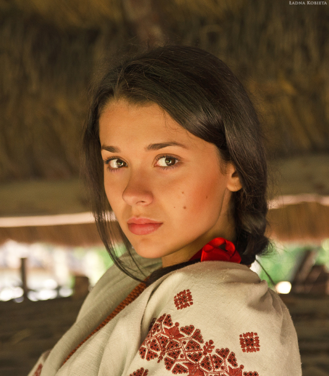 Girls in Slavic costumes in Rajkot