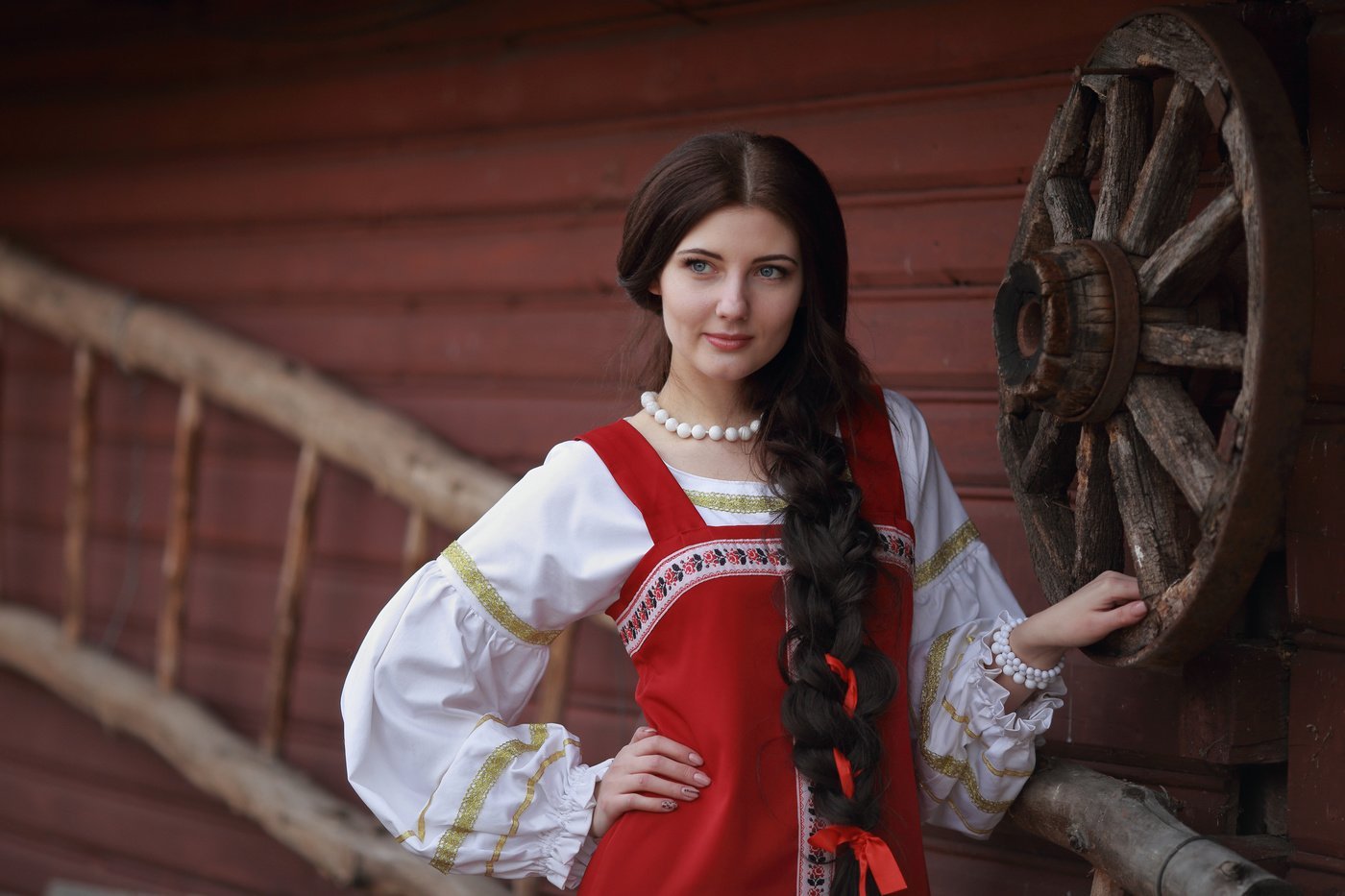 Girls in Slavic costumes in Rajkot