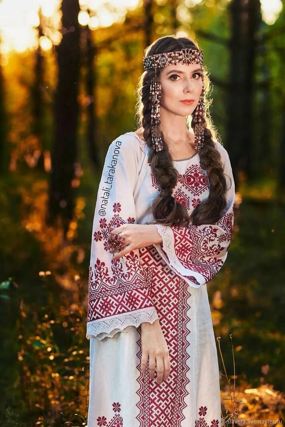 Girls in Slavic costumes in Rajkot